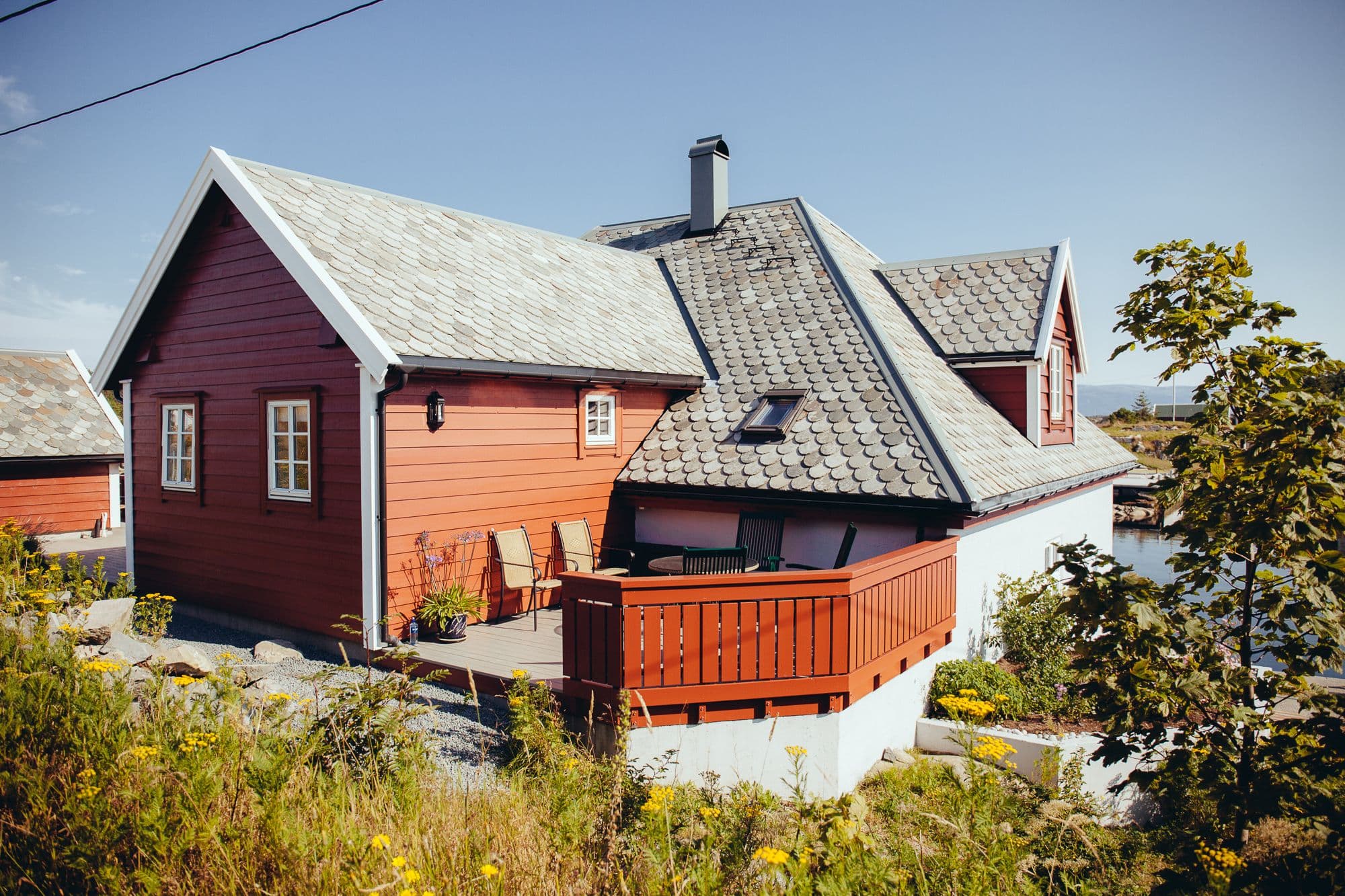 Terrasse på Batalden Ishus, sett fra veien